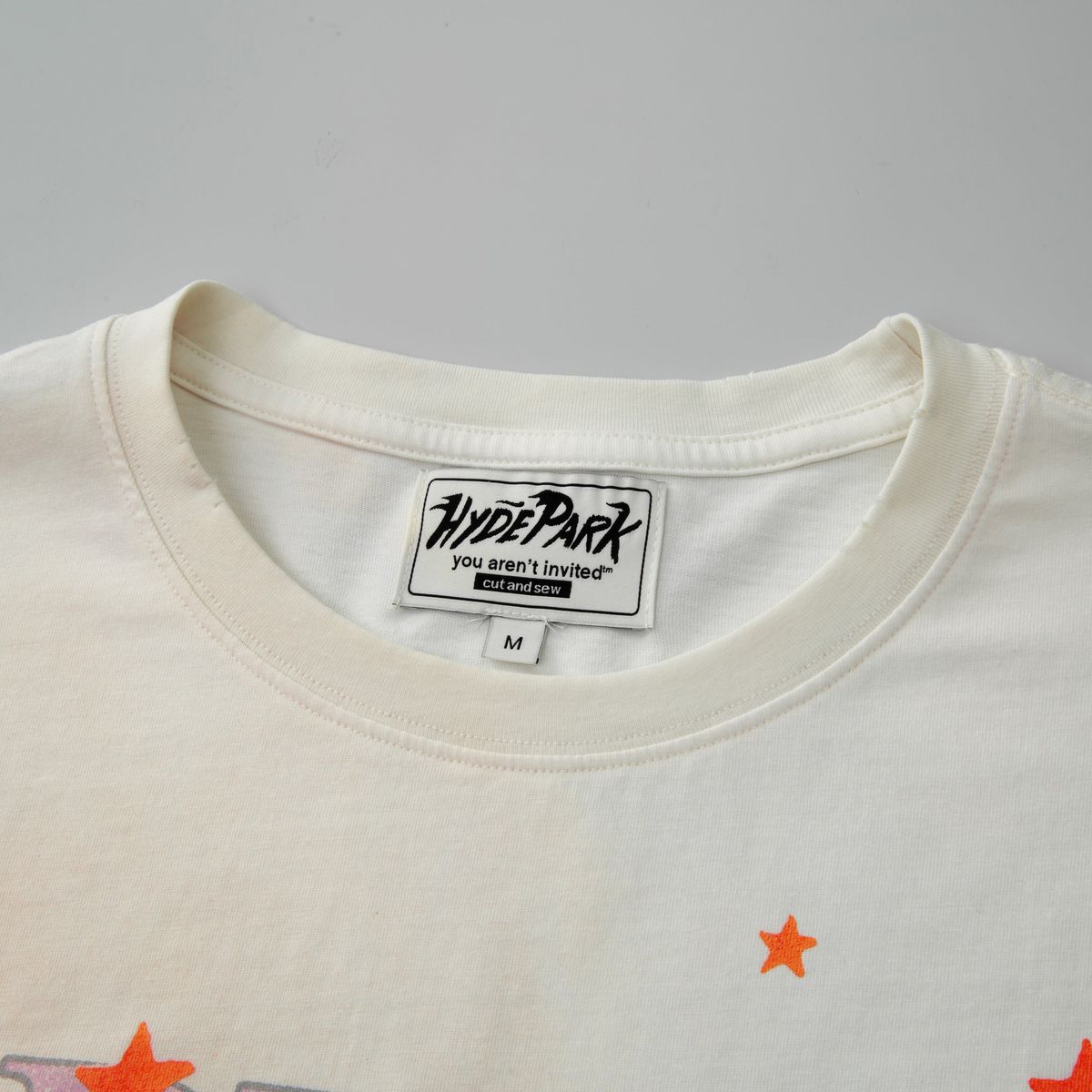 Hyde Park Souvenirs 4 Me TEE – Bold Graphic T-Shirt for Streetwear Enthusiasts